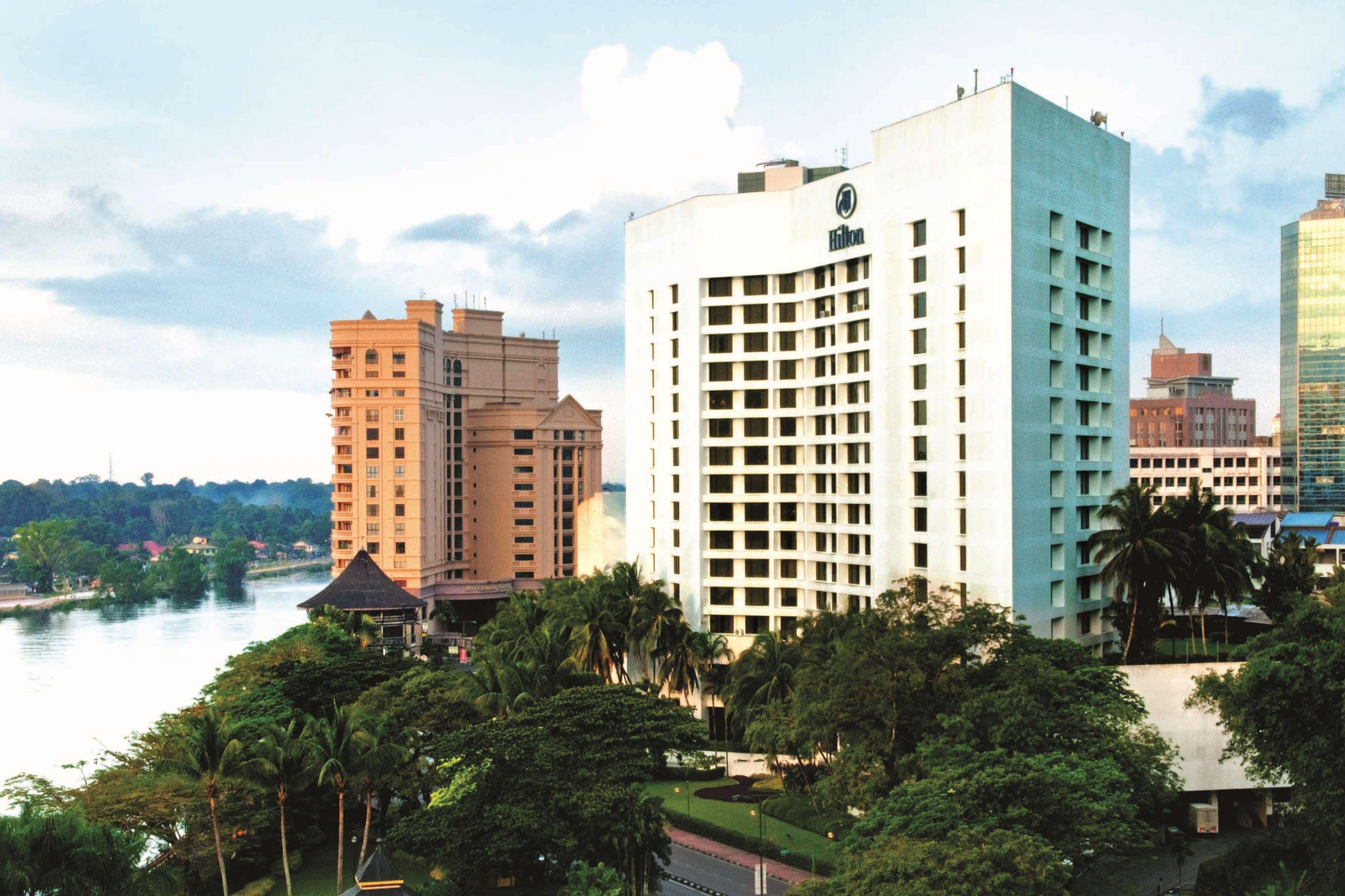 Hilton Kuching Hotel Esterno foto